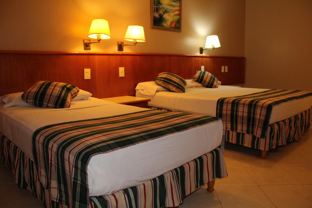 Marcopolo Suites Iguazu Пуерто Игуасу Екстериор снимка